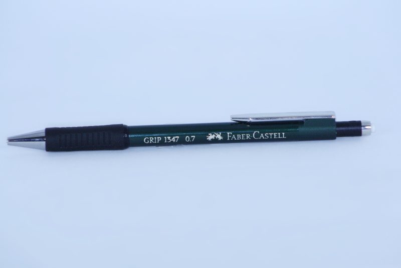 Faber-Castell Portamine 1347 – 0,7 Mm – Minia Durezza B – Corpo Rosso – Gomma Integrata E Clip Metallica